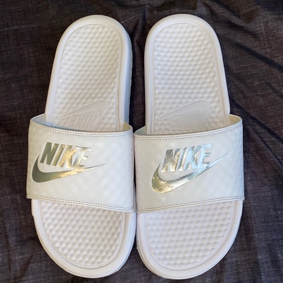 Nike Shoes - Nike White sandals